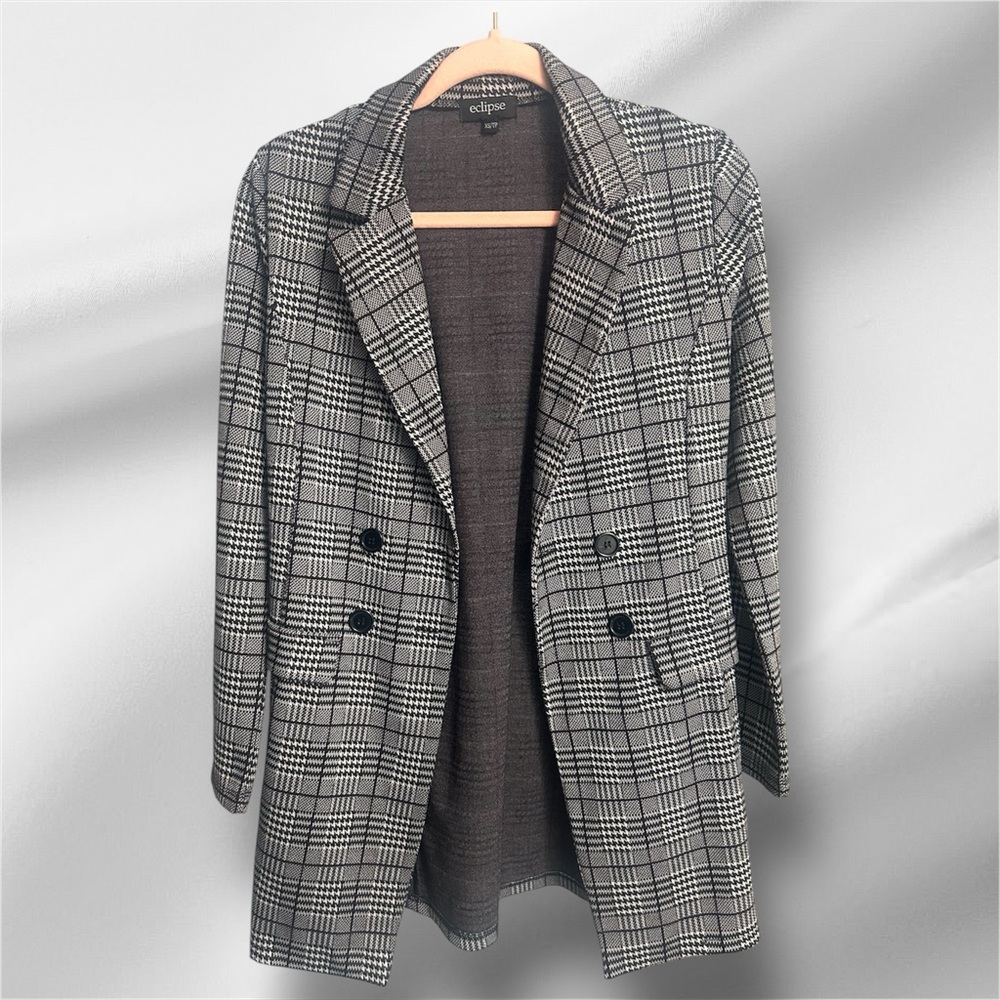 Eclipse Women's Checkered Blazer in Black and White